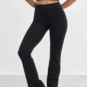 Signature flared-lahkeiset taskuleggingsit